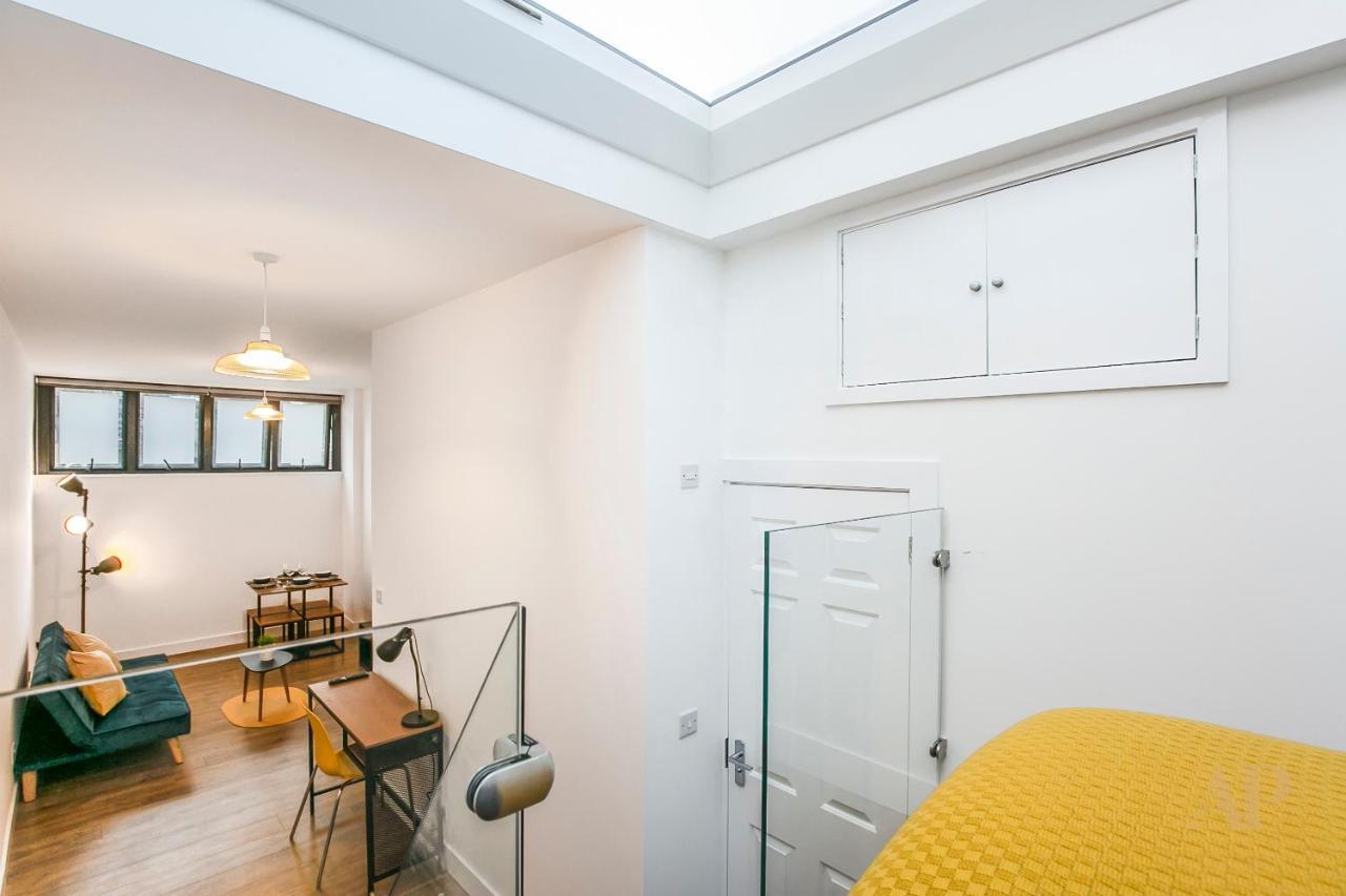 لندن Split Level Studio Apartment In Camden المظهر الخارجي الصورة